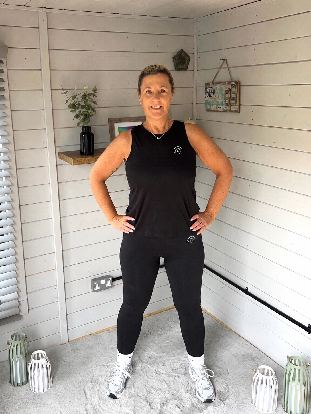 Aura Noir Scrunch Leggings