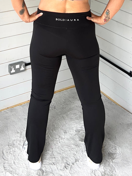 Aura Noir Flare Legging