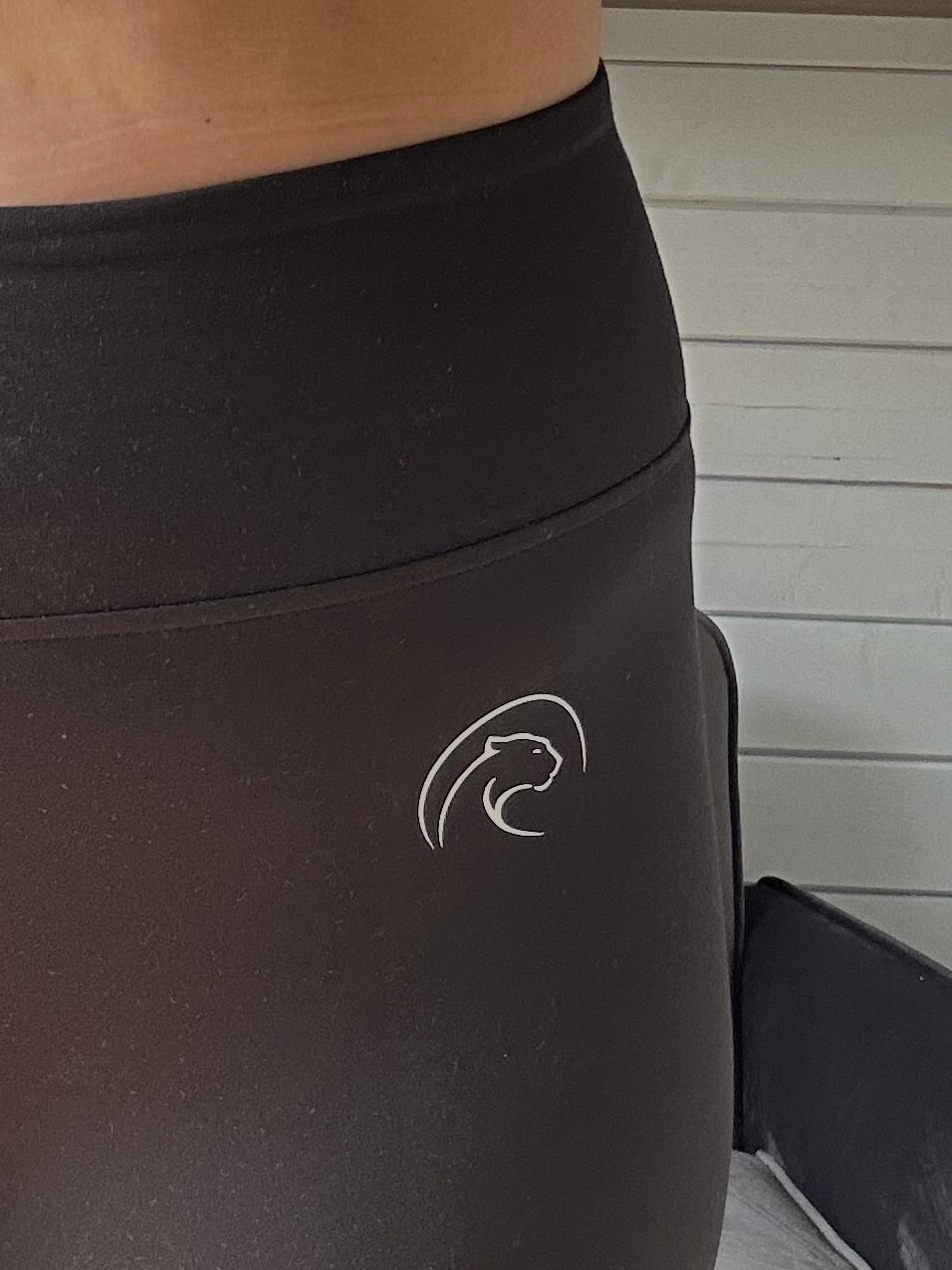 Aura Noir Flare Legging